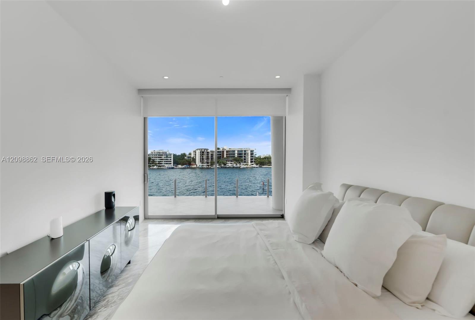 5 Grove Isle Dr # 304 Unit: L-304