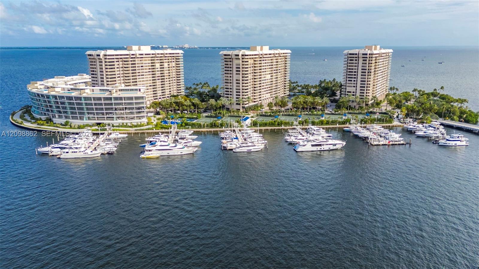 5 Grove Isle Dr # 304 Unit: L-304