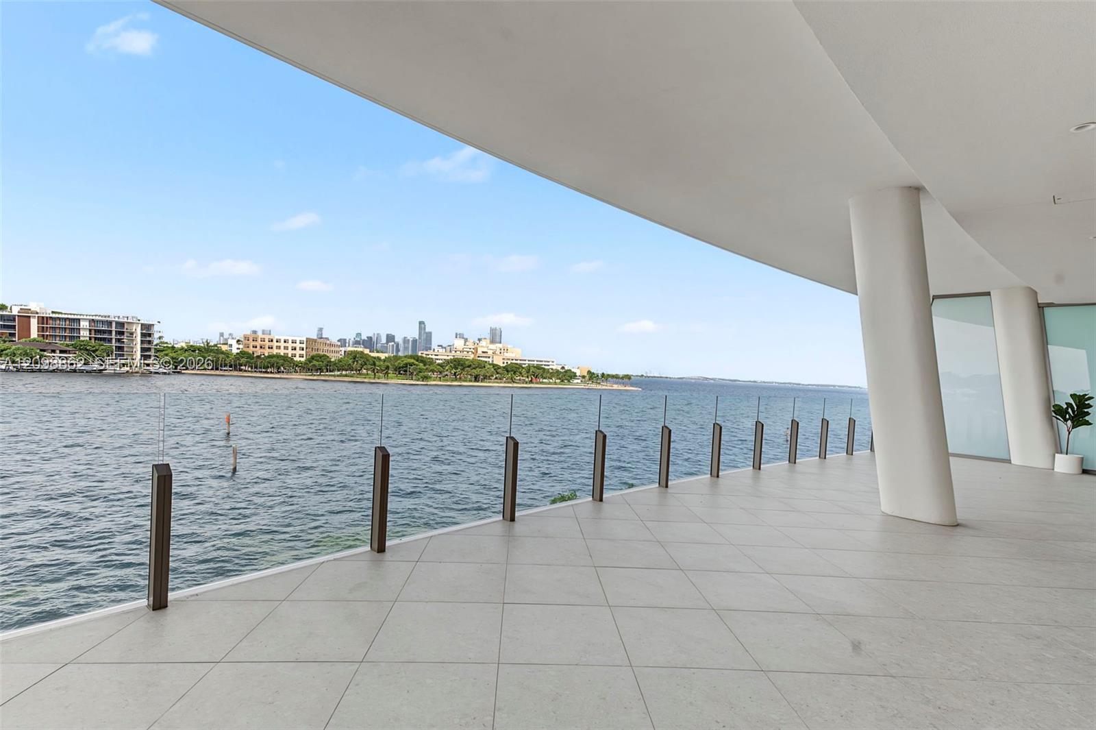 5 Grove Isle Dr # 304 Unit: L-304