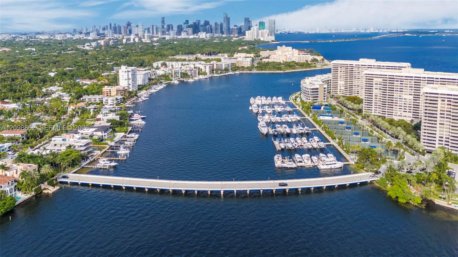 5 Grove Isle Dr # 304 Unit: L-304