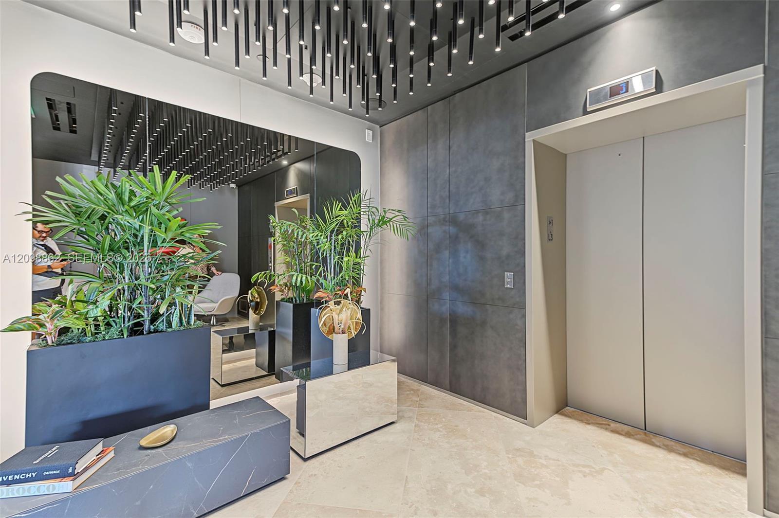 5 Grove Isle Dr # 304 Unit: L-304