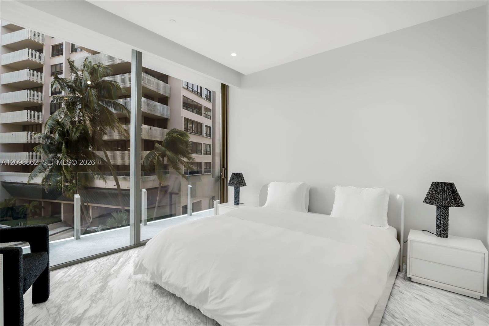 5 Grove Isle Dr # 304 Unit: L-304