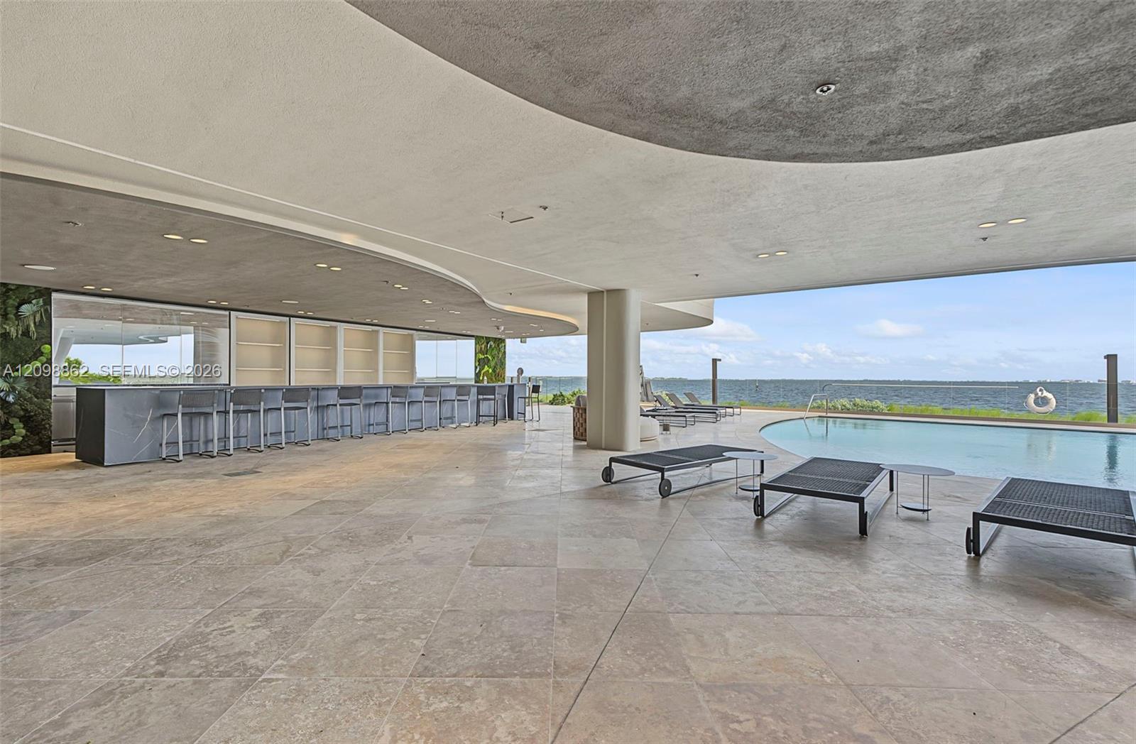 5 Grove Isle Dr # 304 Unit: L-304