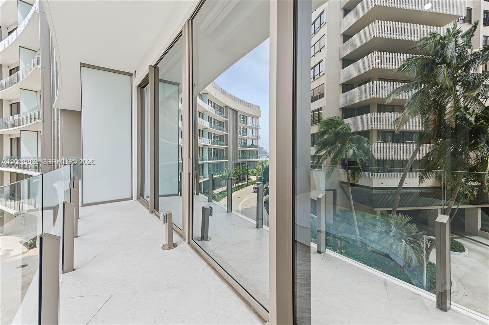 5 Grove Isle Dr # 304 Unit: L-304