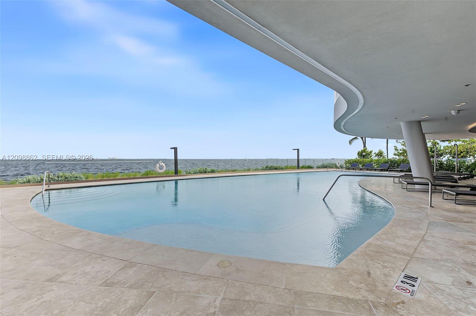5 Grove Isle Dr # 304 Unit: L-304