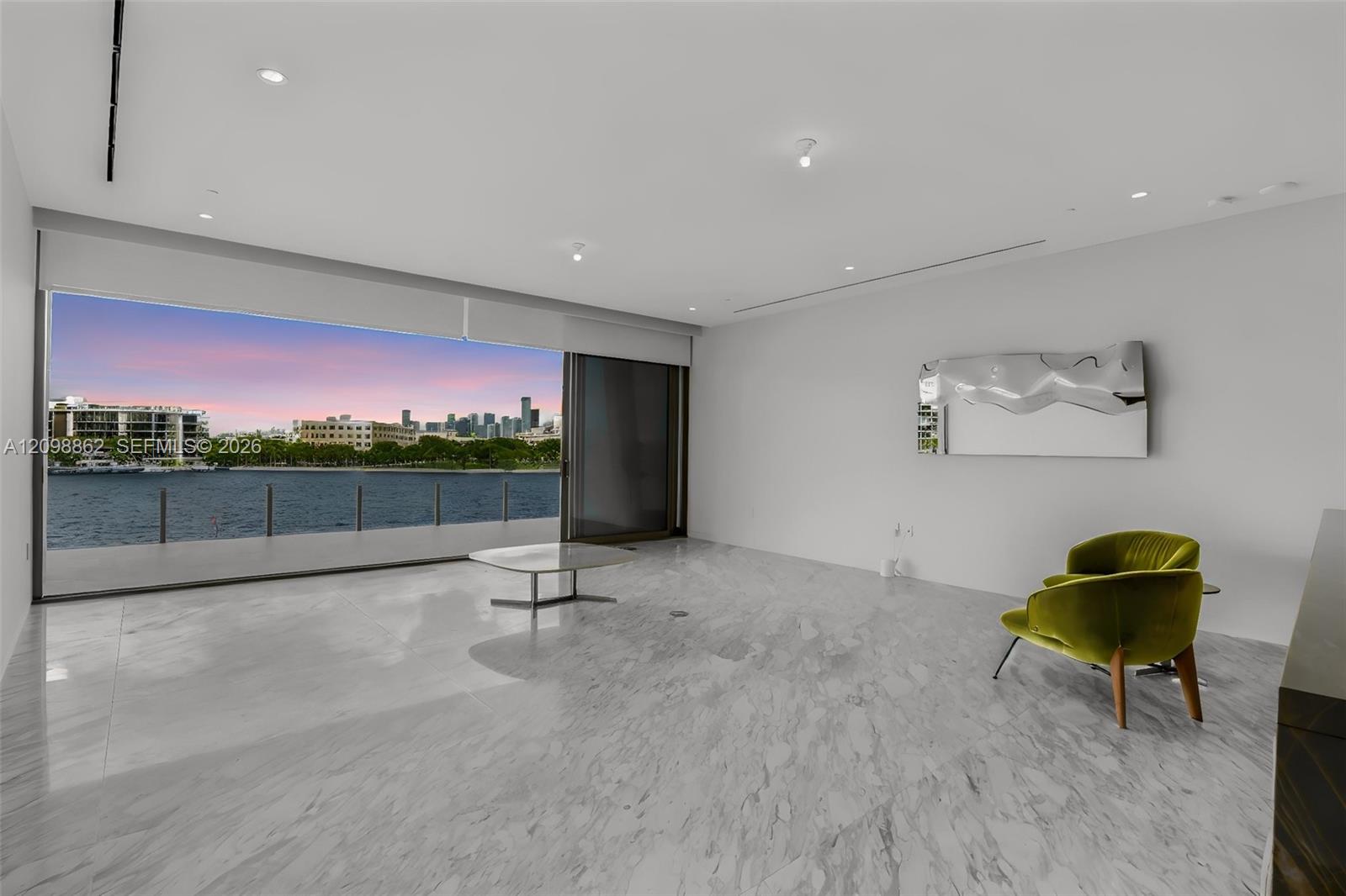 5 Grove Isle Dr # 304 Unit: L-304