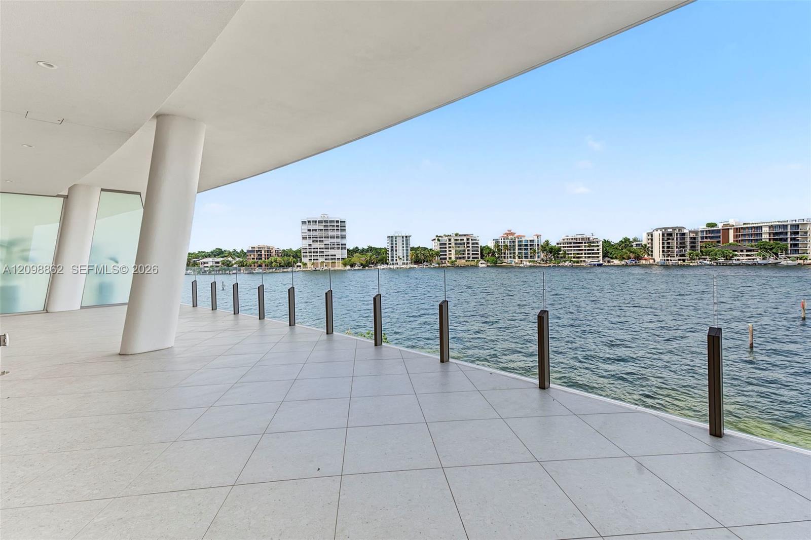 5 Grove Isle Dr # 304 Unit: L-304