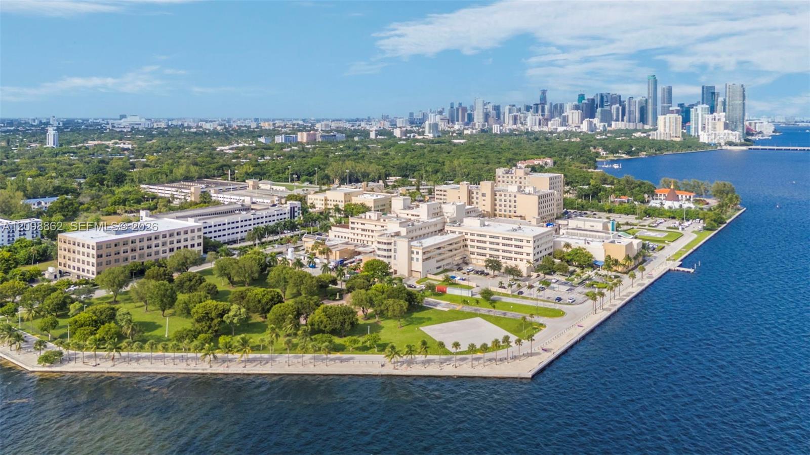 5 Grove Isle Dr # 304 Unit: L-304