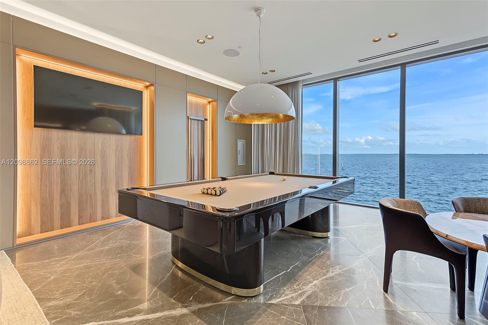 5 Grove Isle Dr # 304 Unit: L-304