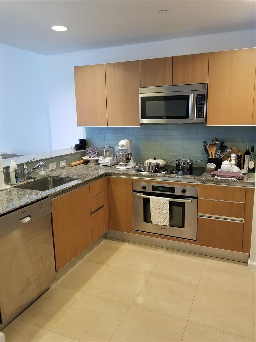 1050 BRICKELL AV # 2622