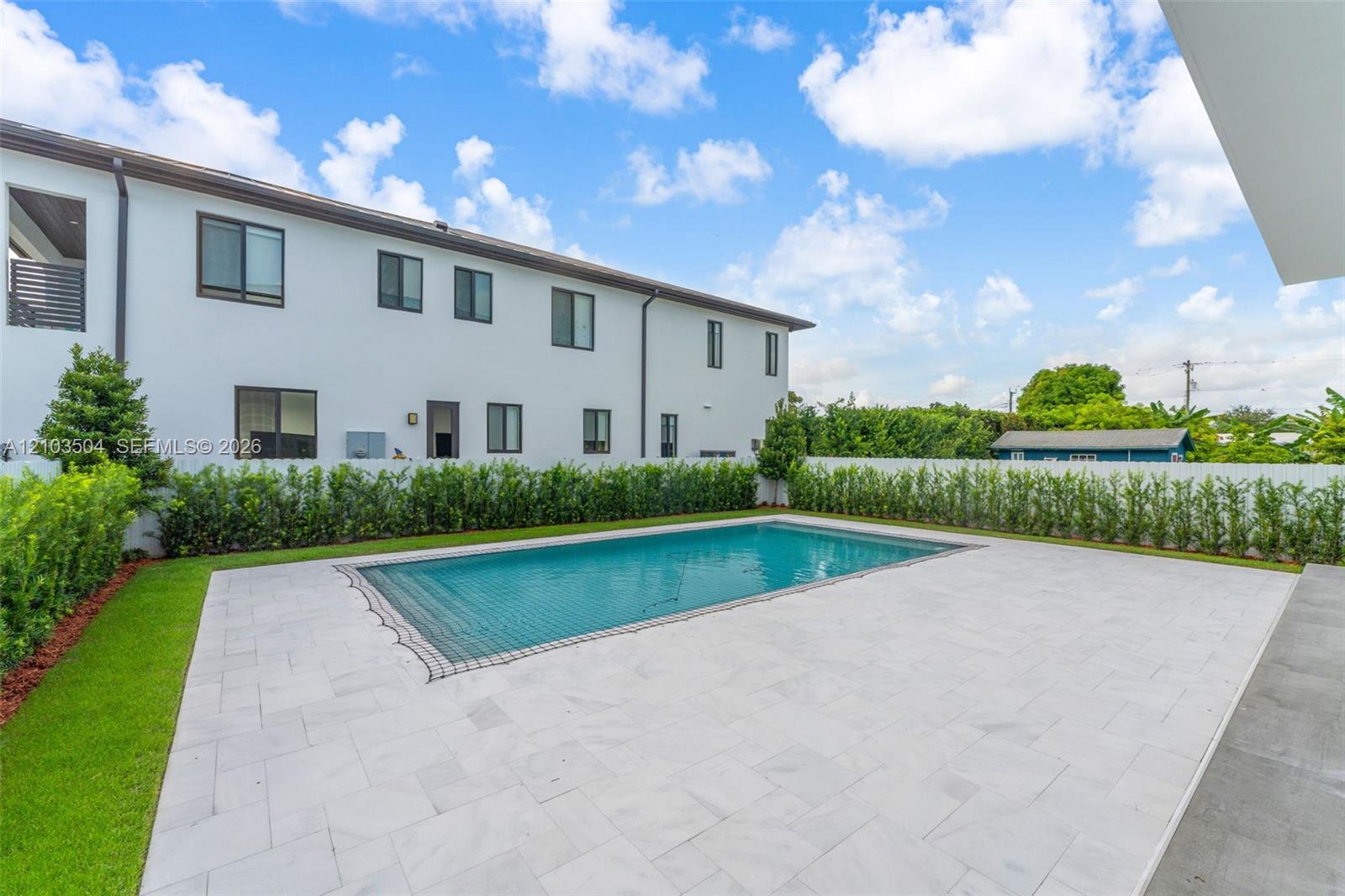 3236 SW 64th Ave
