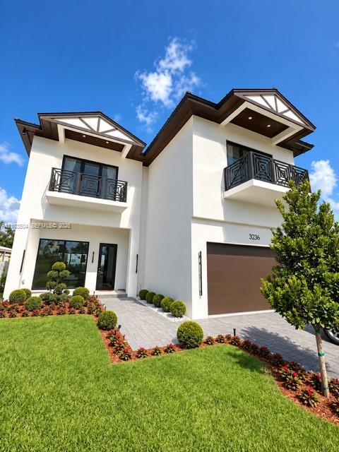3236 SW 64th Ave