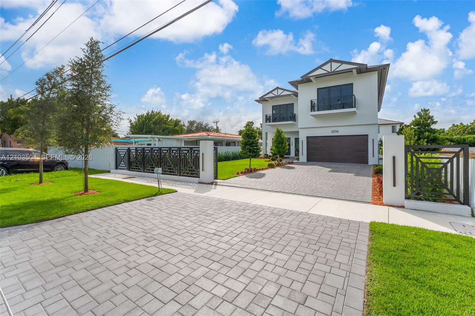 3236 SW 64th Ave