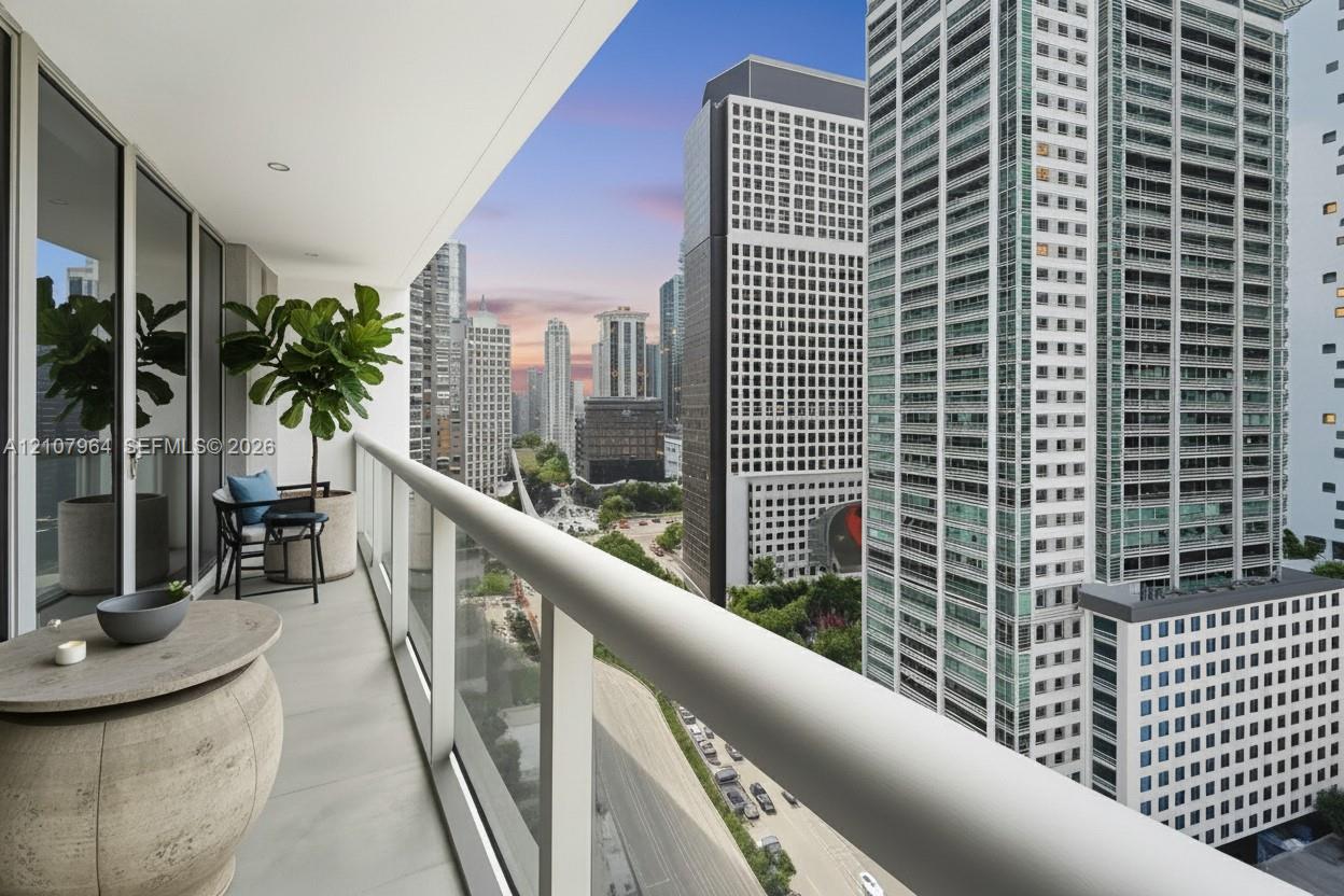 485 Brickell Ave # 1907