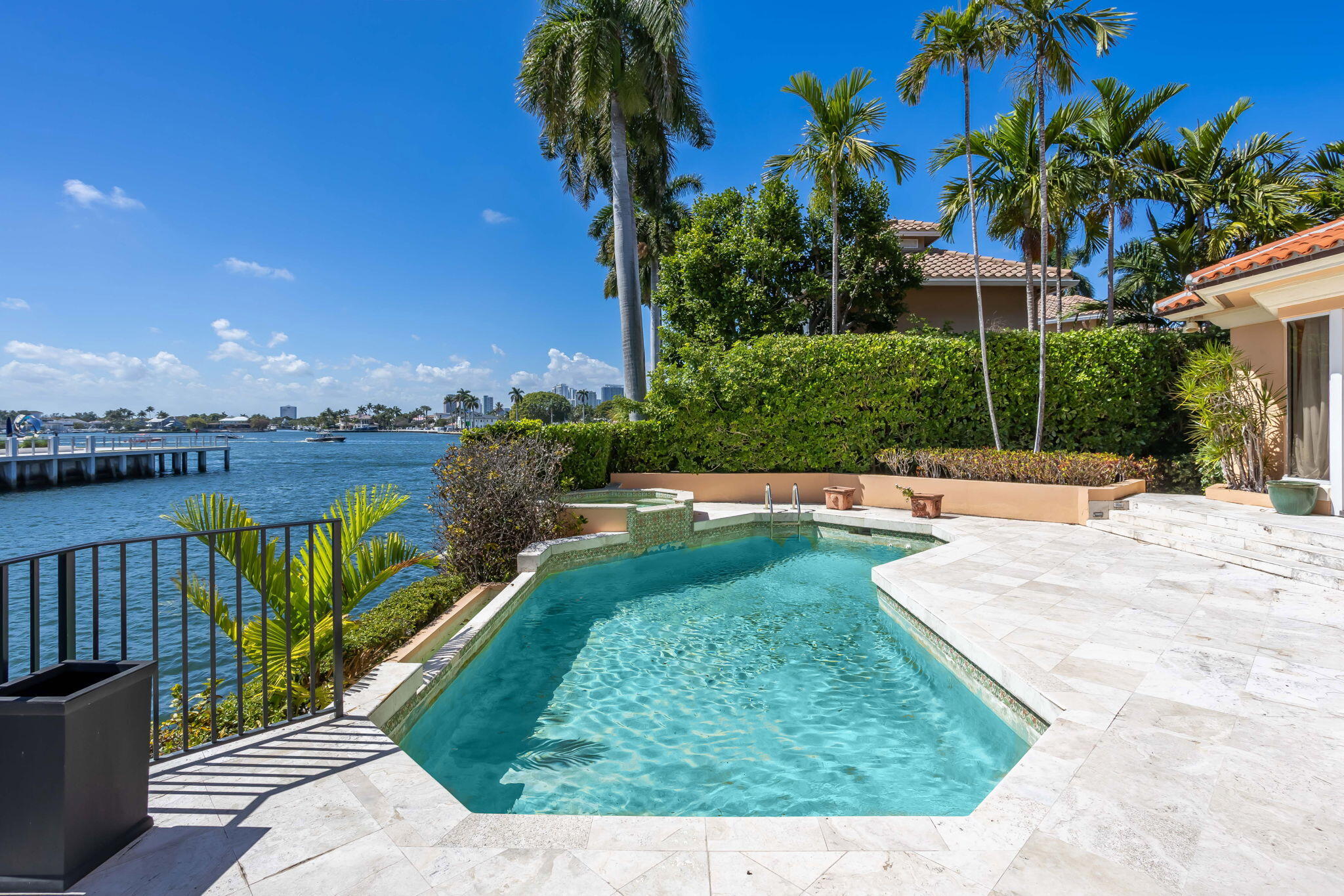 4 Isla Bahia Drive