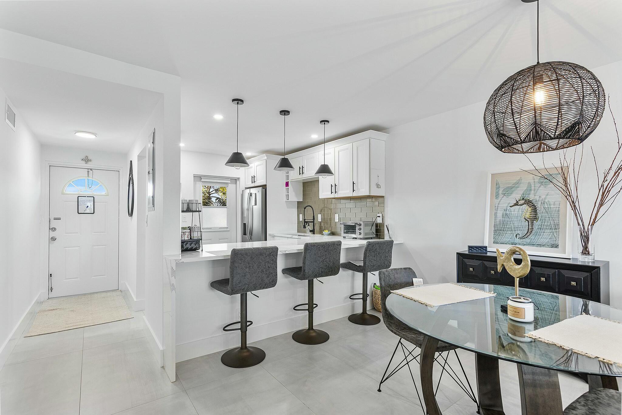 330 N Federal Highway