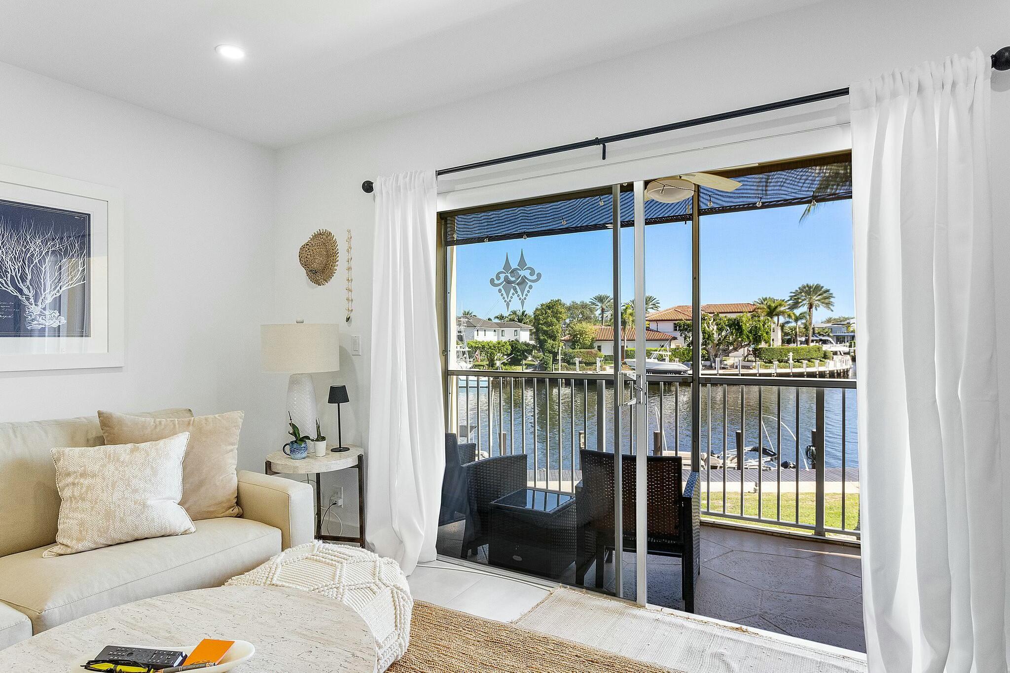 330 N Federal Highway