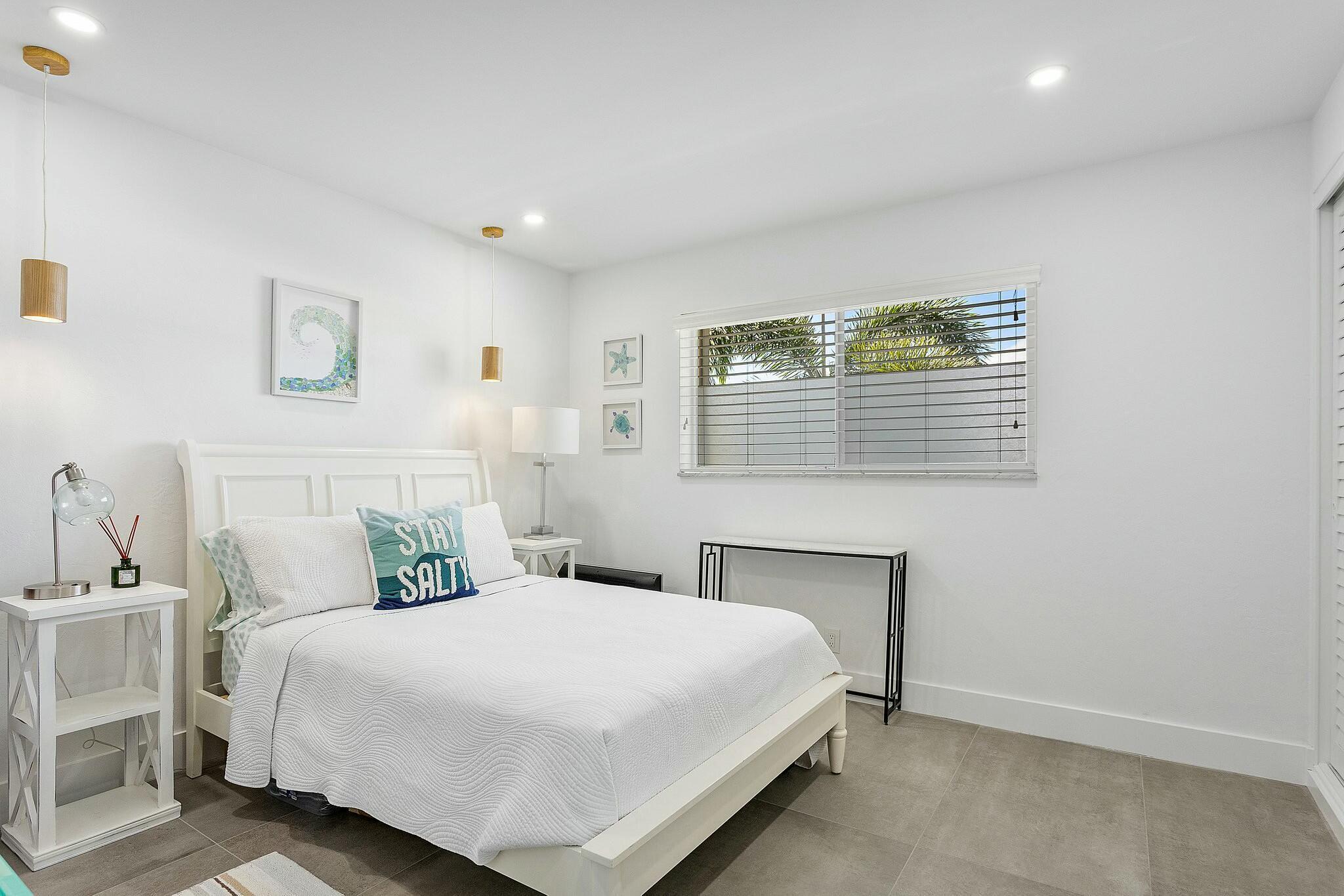 330 N Federal Highway