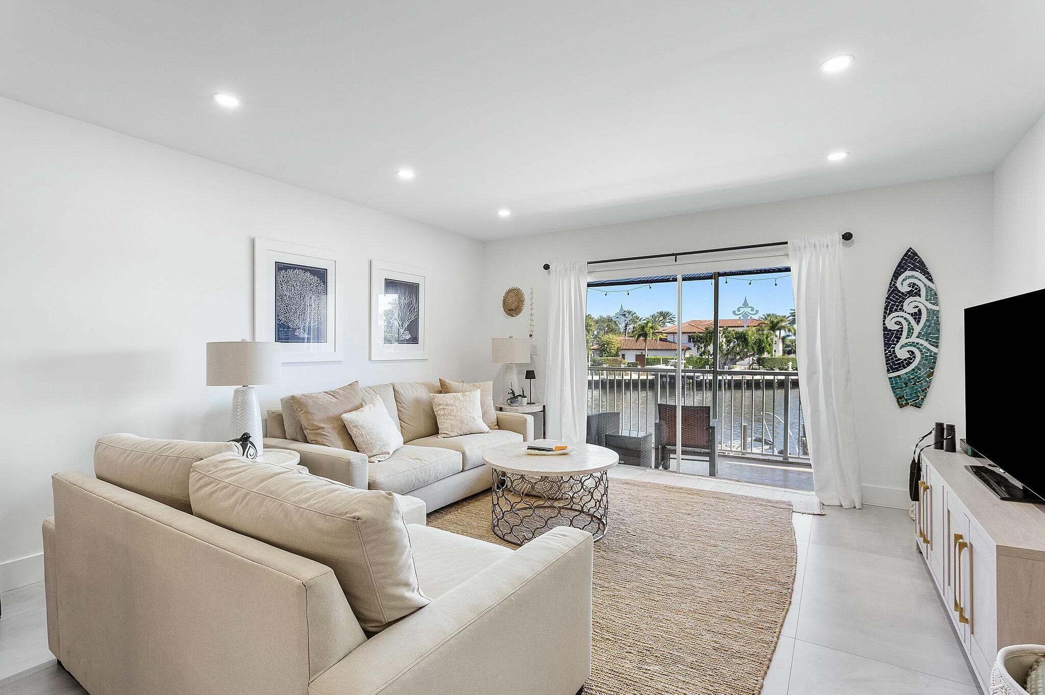 330 N Federal Highway