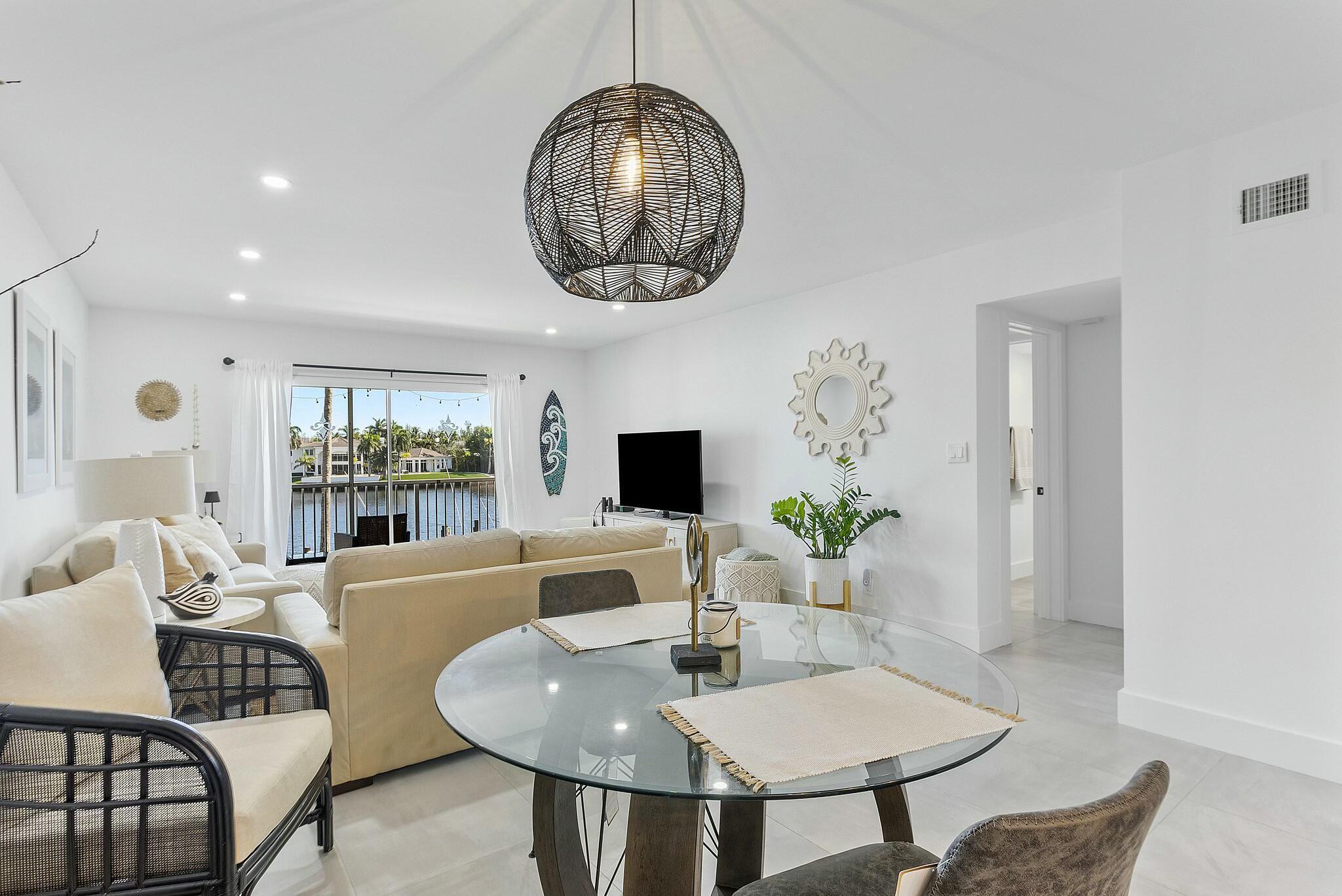 330 N Federal Highway