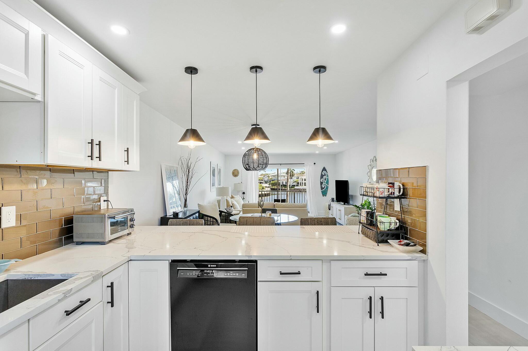 330 N Federal Highway