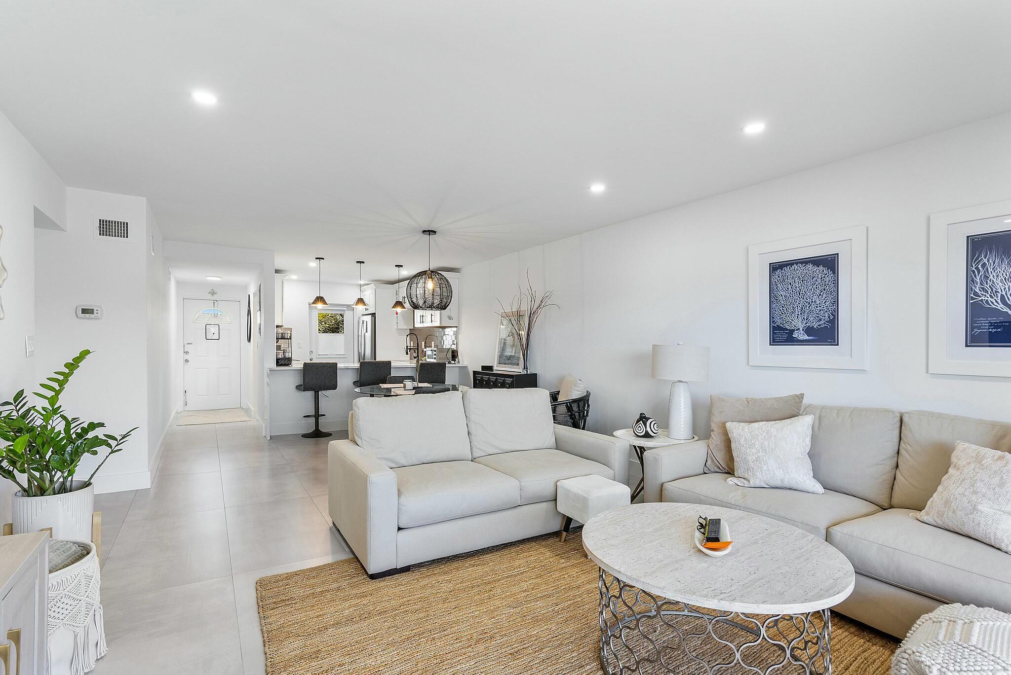 330 N Federal Highway