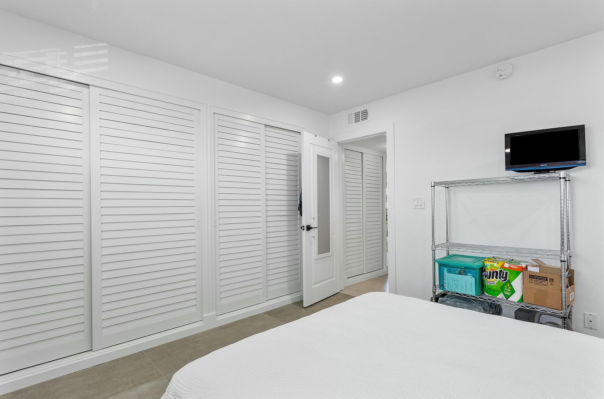 330 N Federal Highway