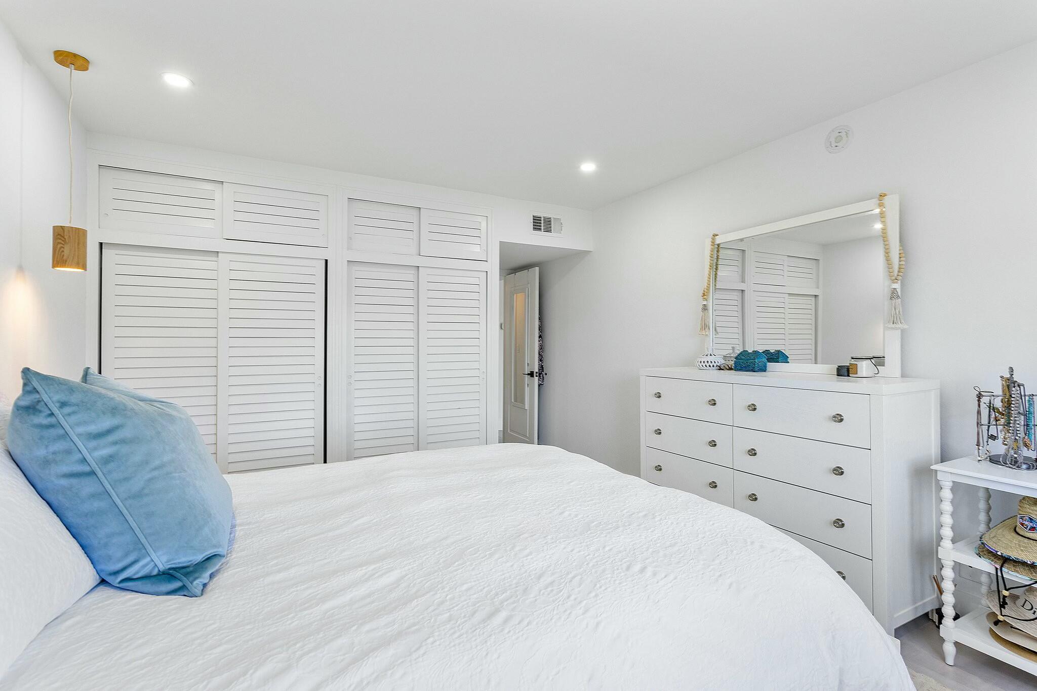 330 N Federal Highway