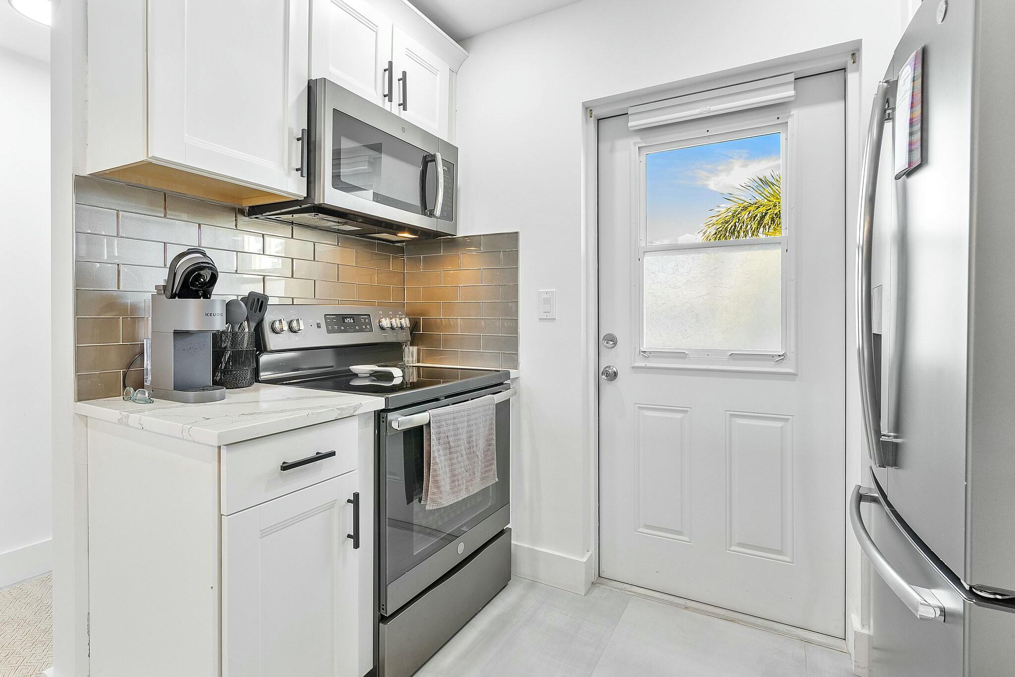 330 N Federal Highway