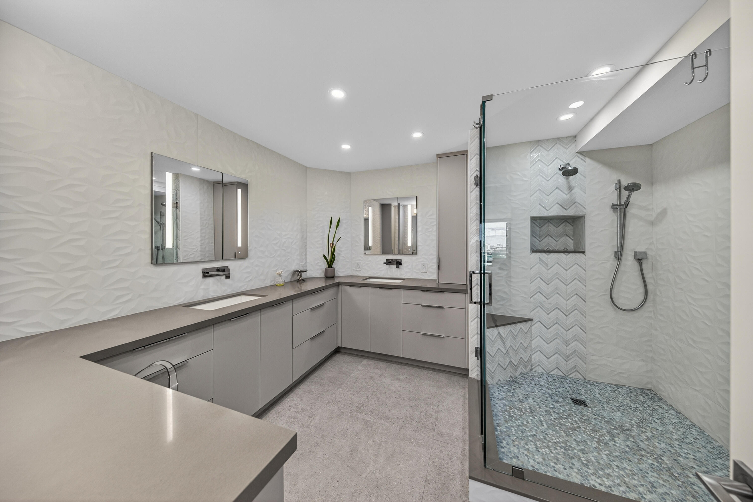 2100 S Ocean Lane 1712