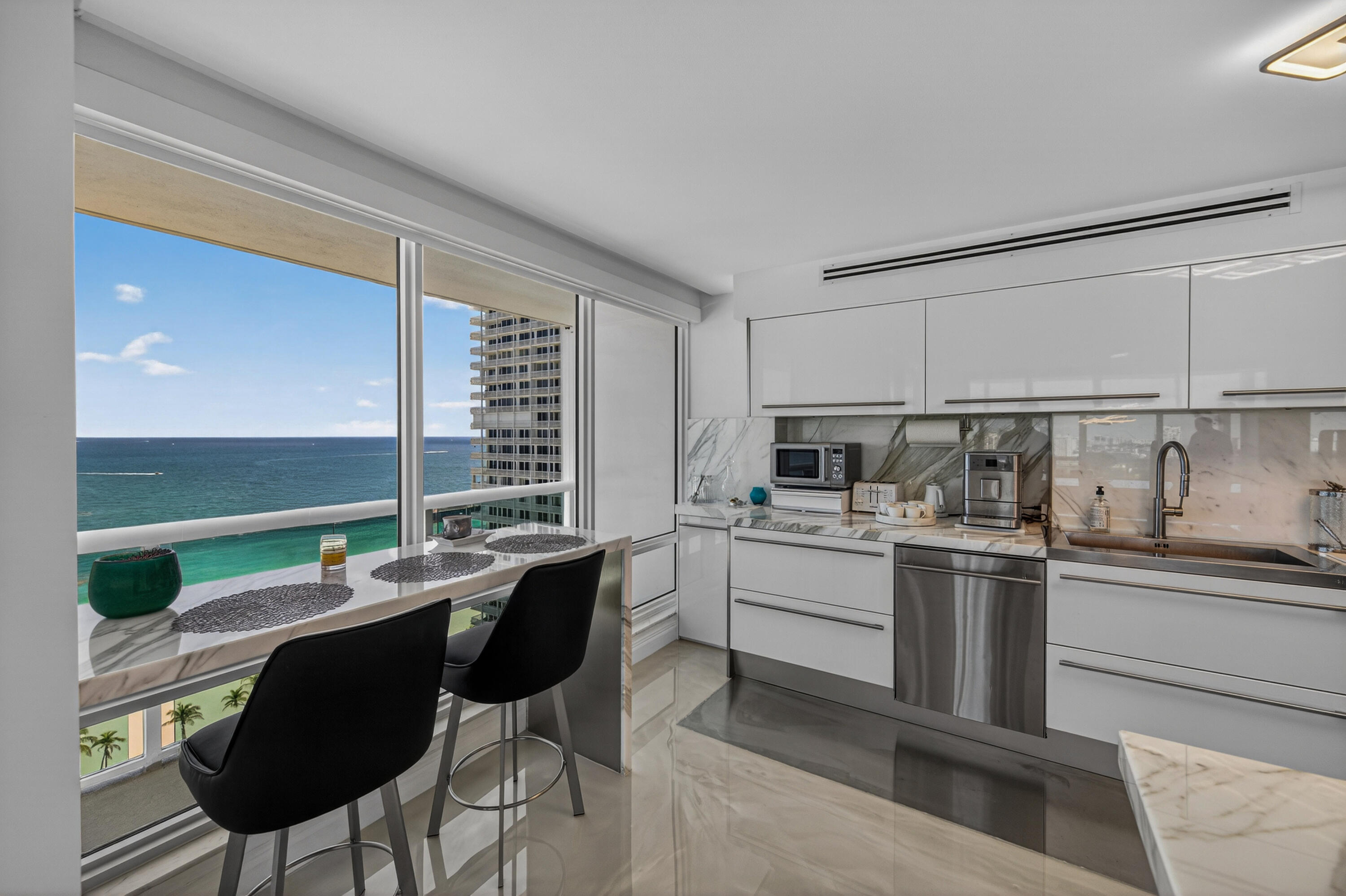 2100 S Ocean Lane 1712