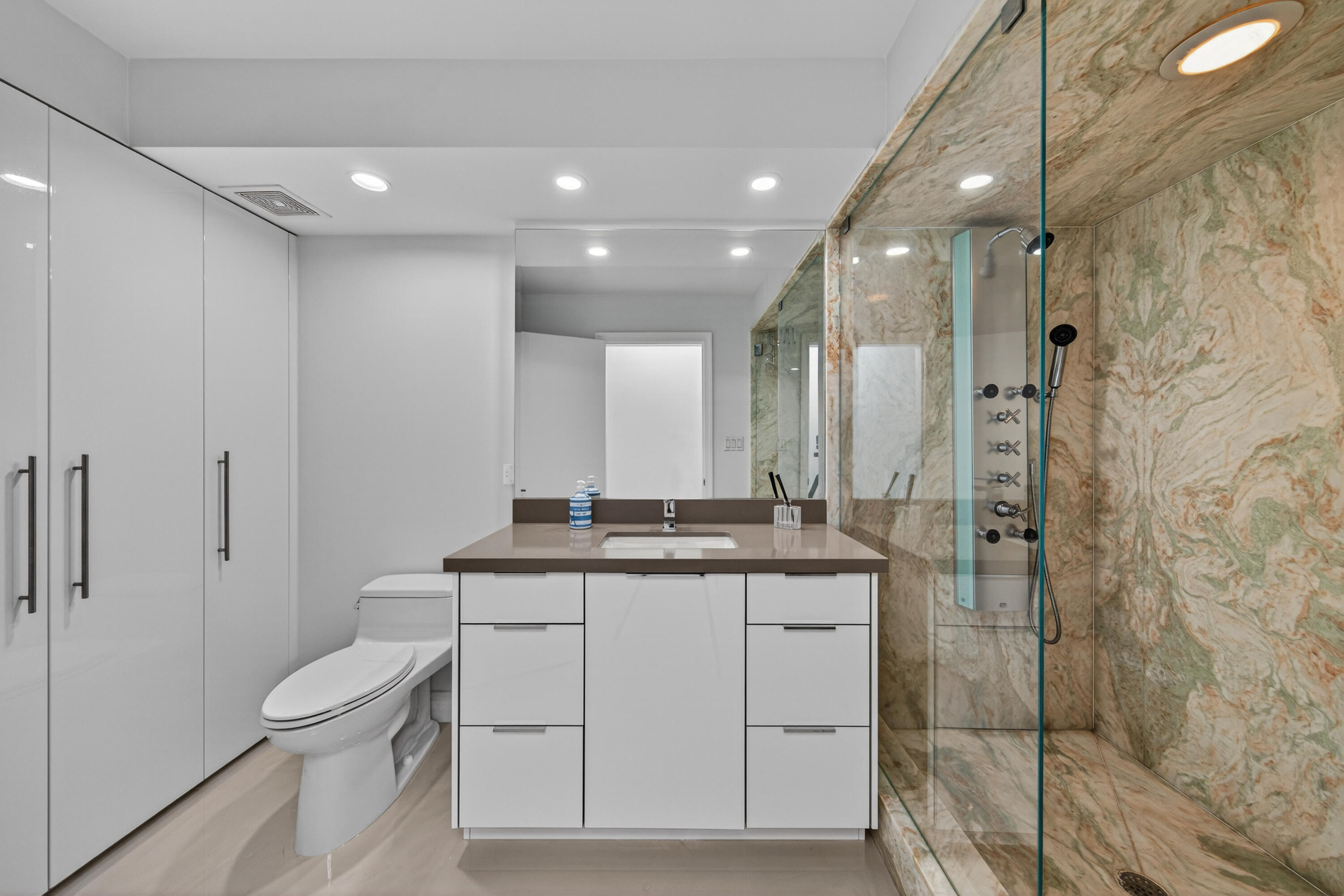 2100 S Ocean Lane 1712