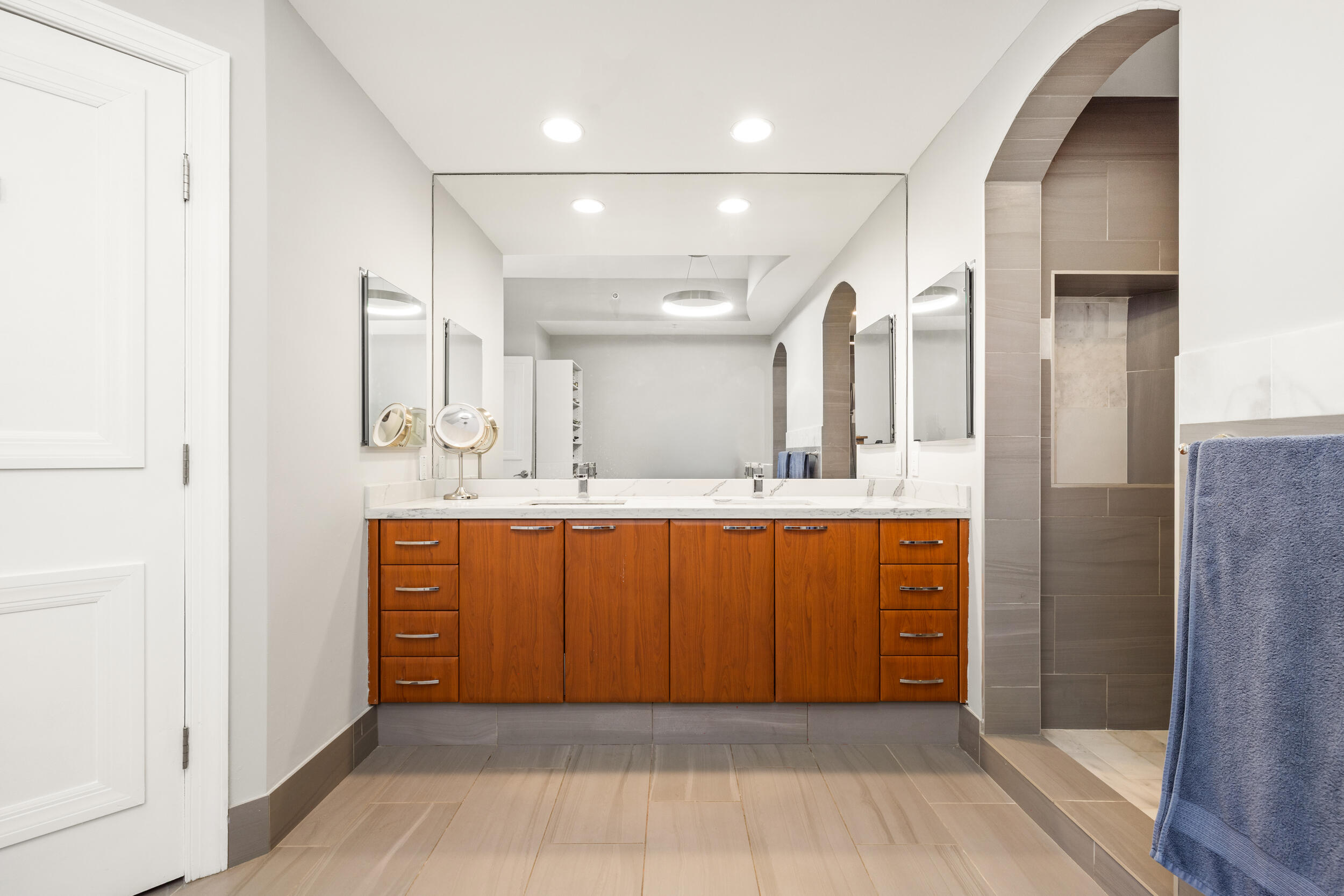 701 SE 21st Avenue 201