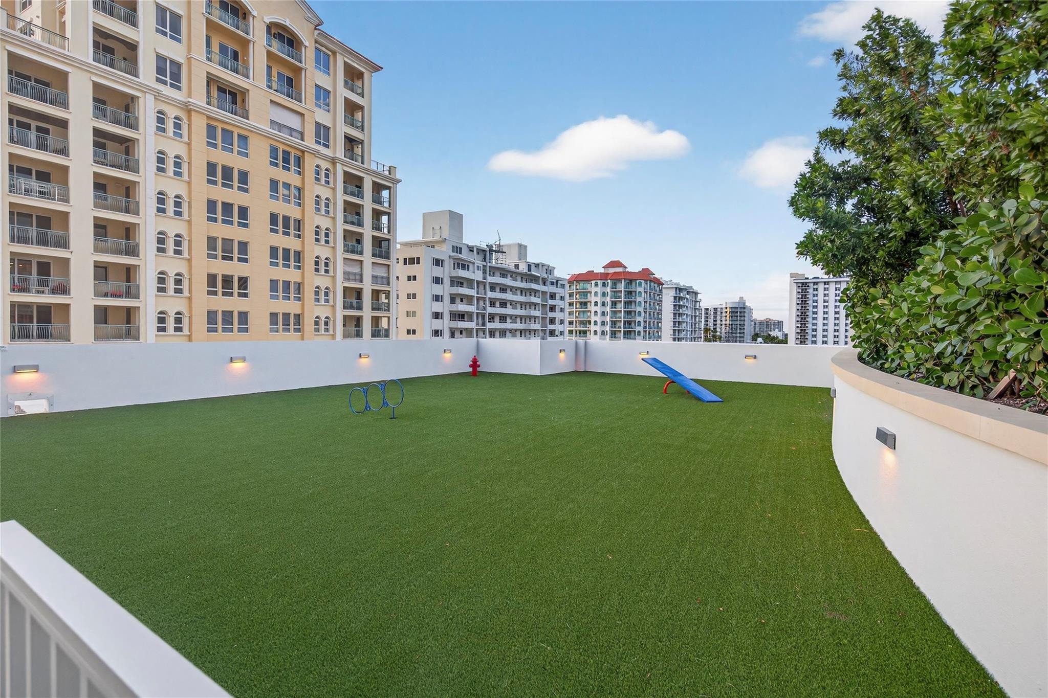 153 N Seabreeze Boulevard