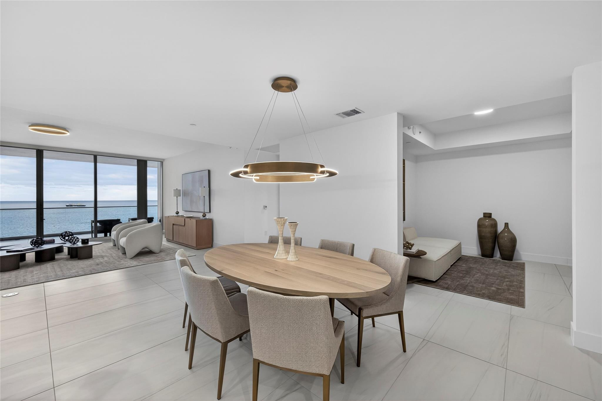 153 N Seabreeze Boulevard