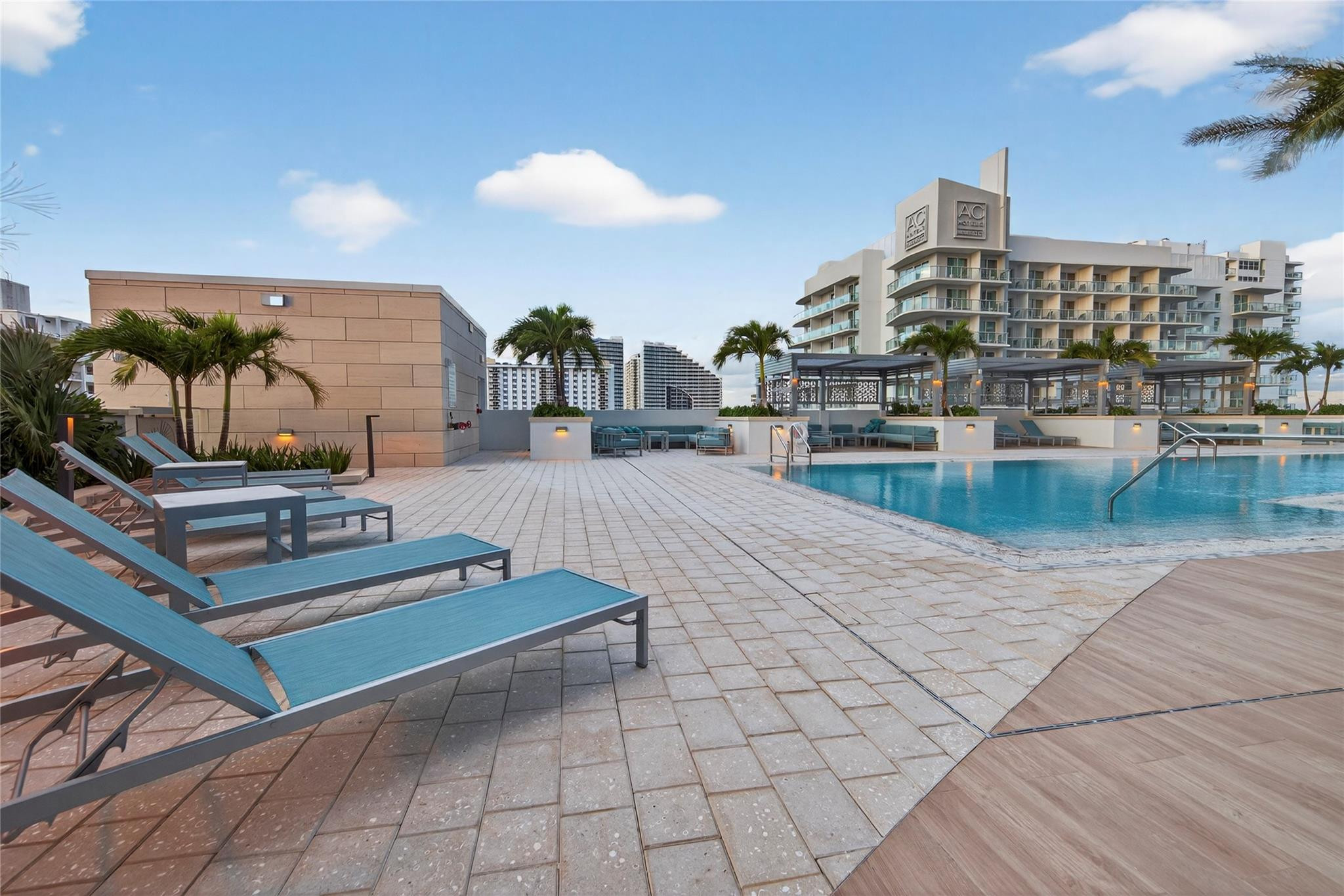 153 N Seabreeze Boulevard