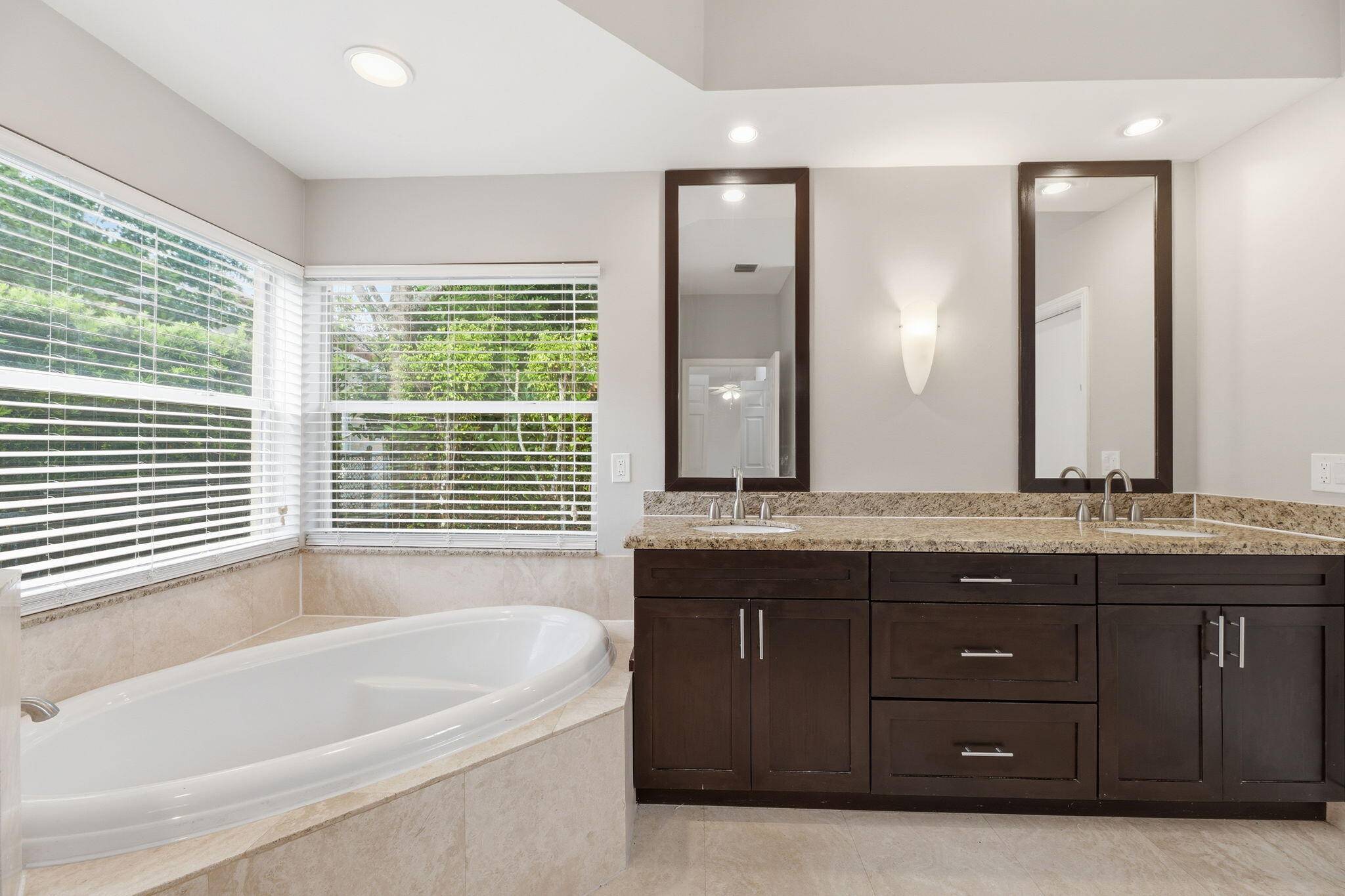 10316 NW 53rd Court