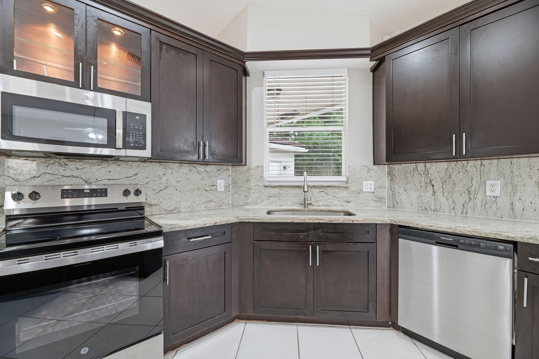 10316 NW 53rd Court