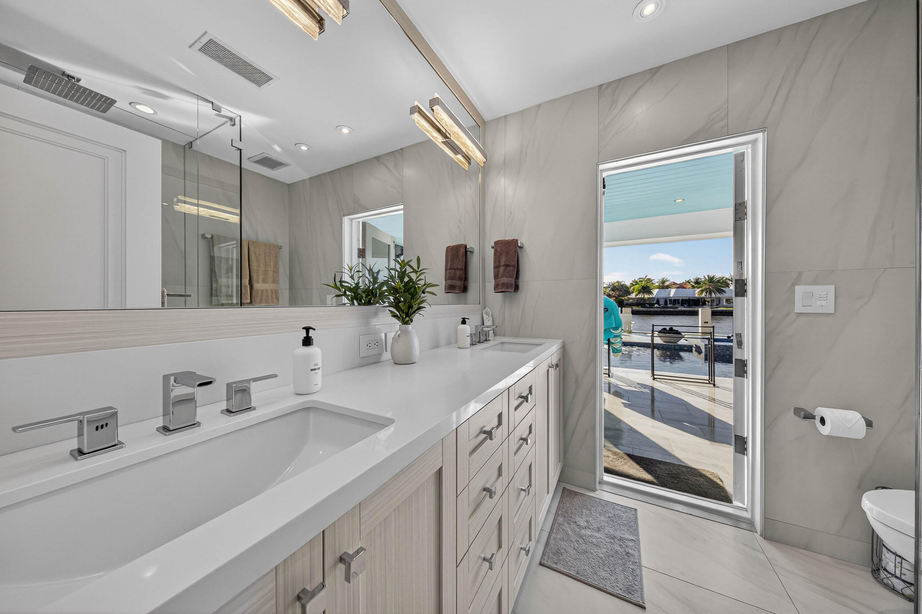 3109 NE 42nd Court
