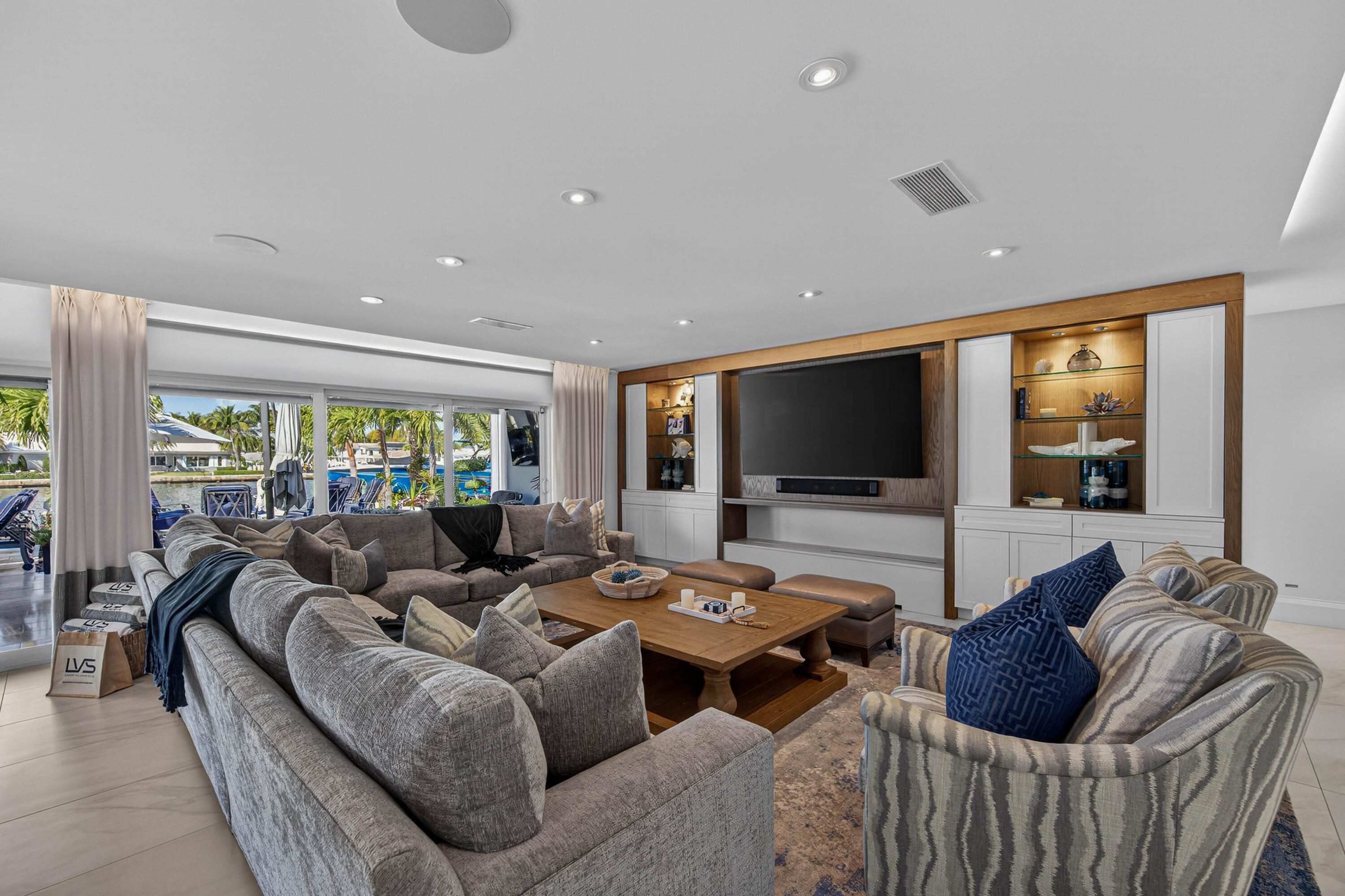 3109 NE 42nd Court
