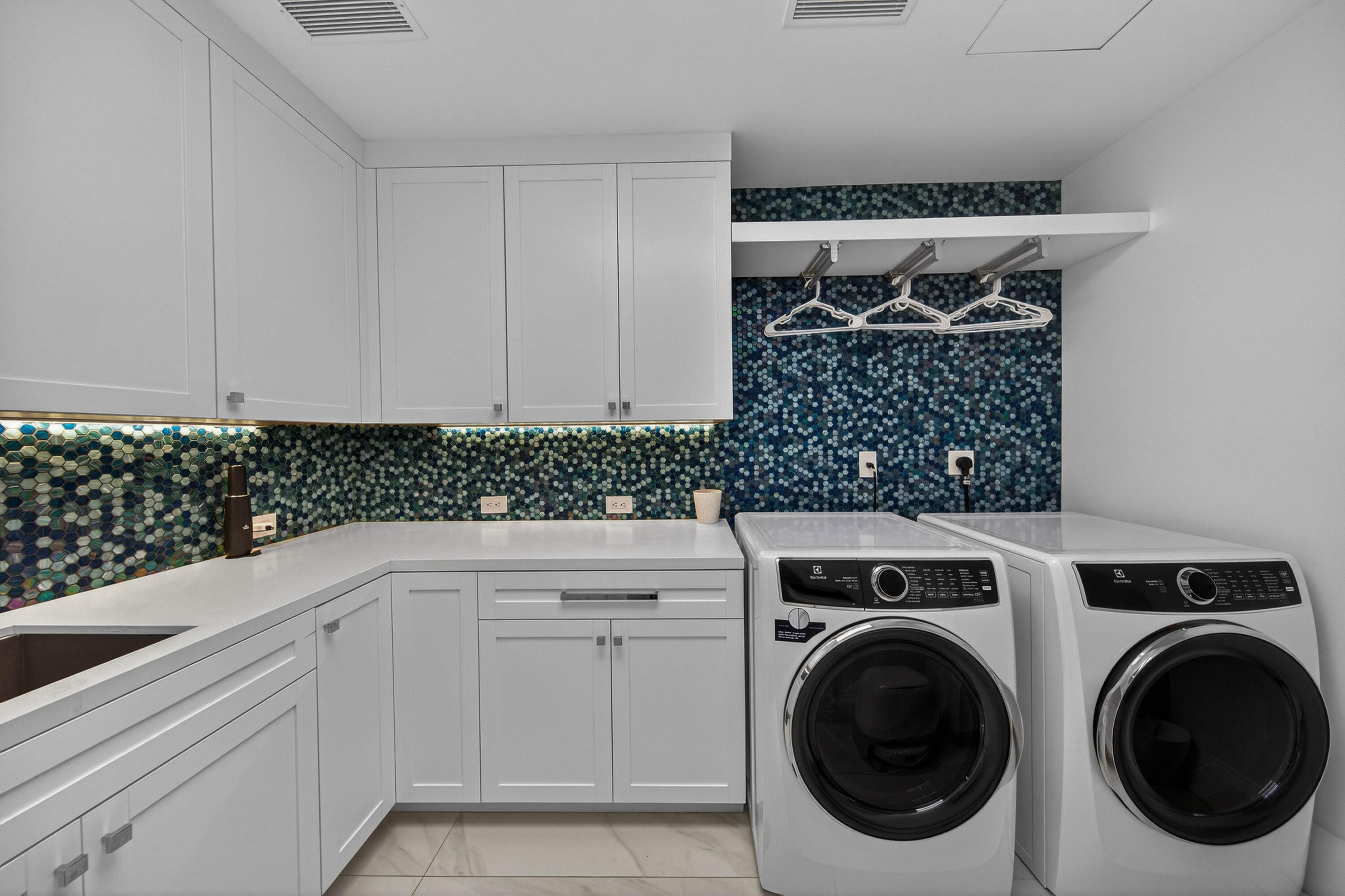 3109 NE 42nd Court