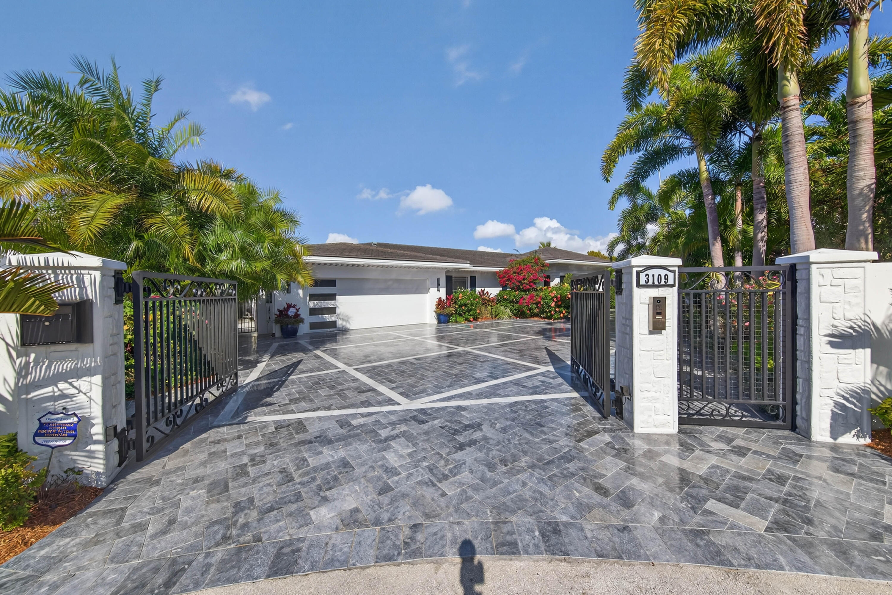 3109 NE 42nd Court