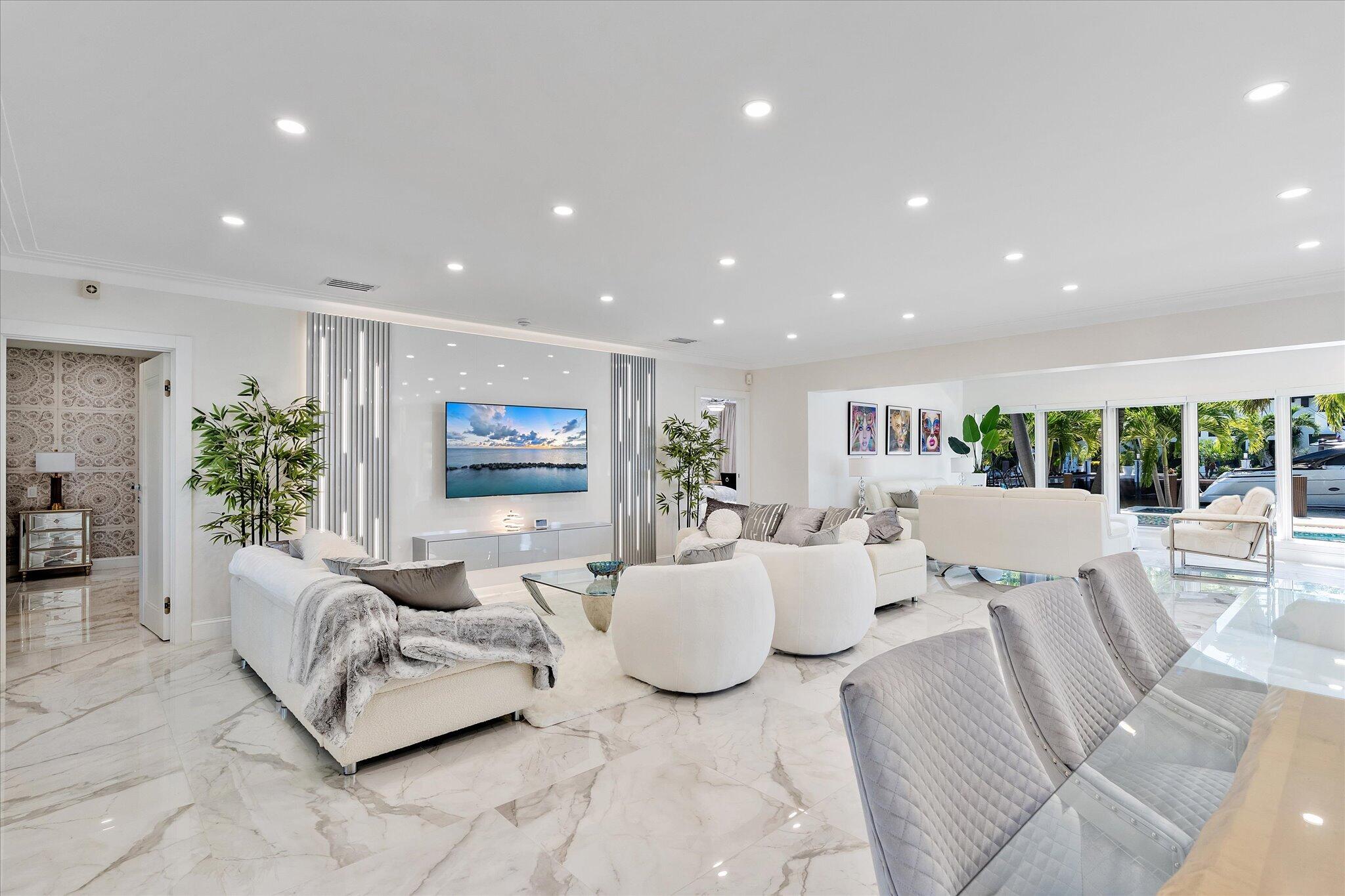 207 Royal Palm Drive