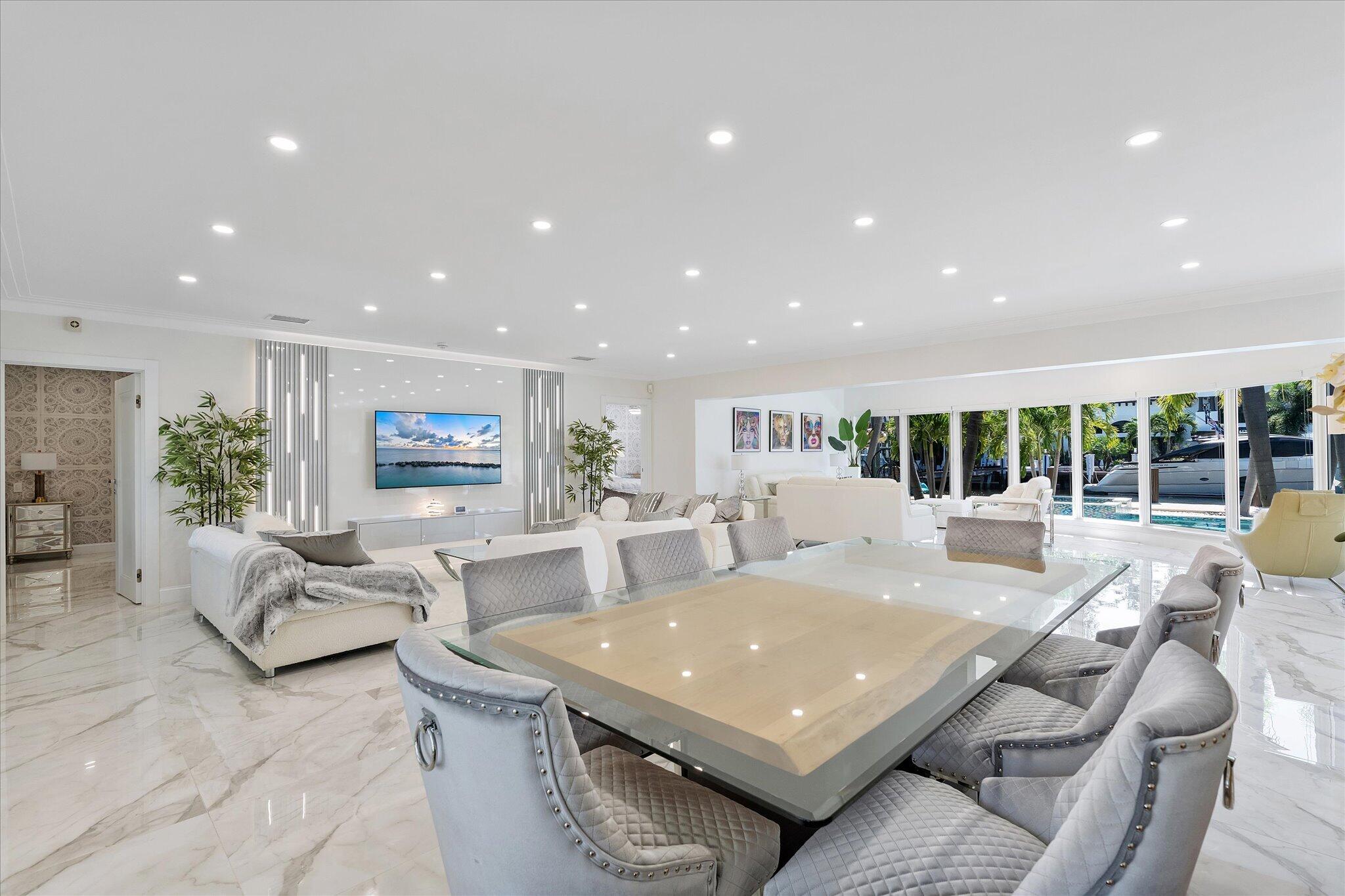 207 Royal Palm Drive