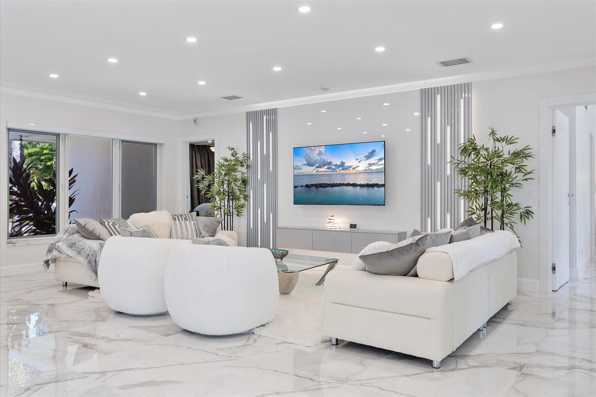 207 Royal Palm Drive