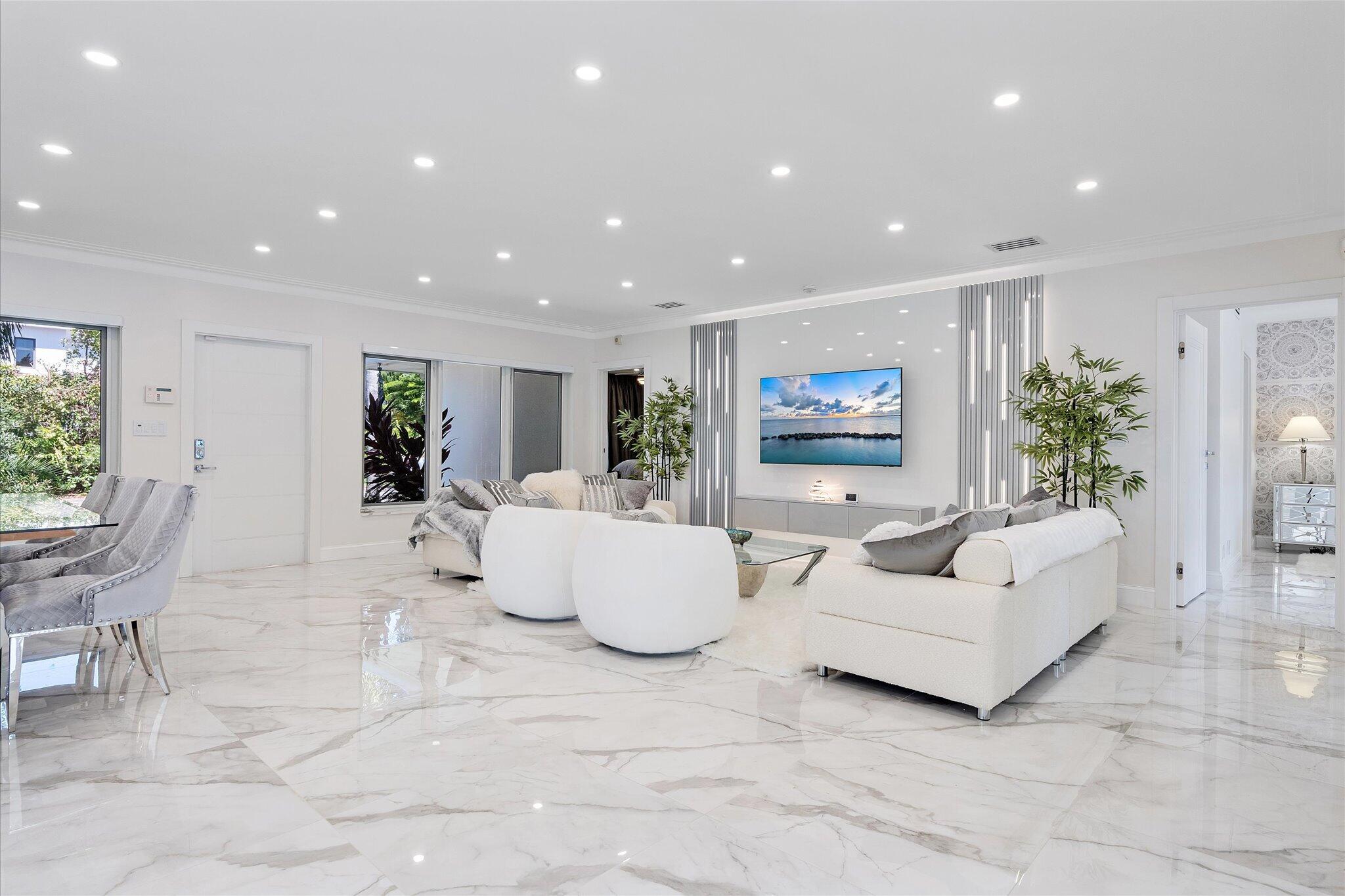 207 Royal Palm Drive