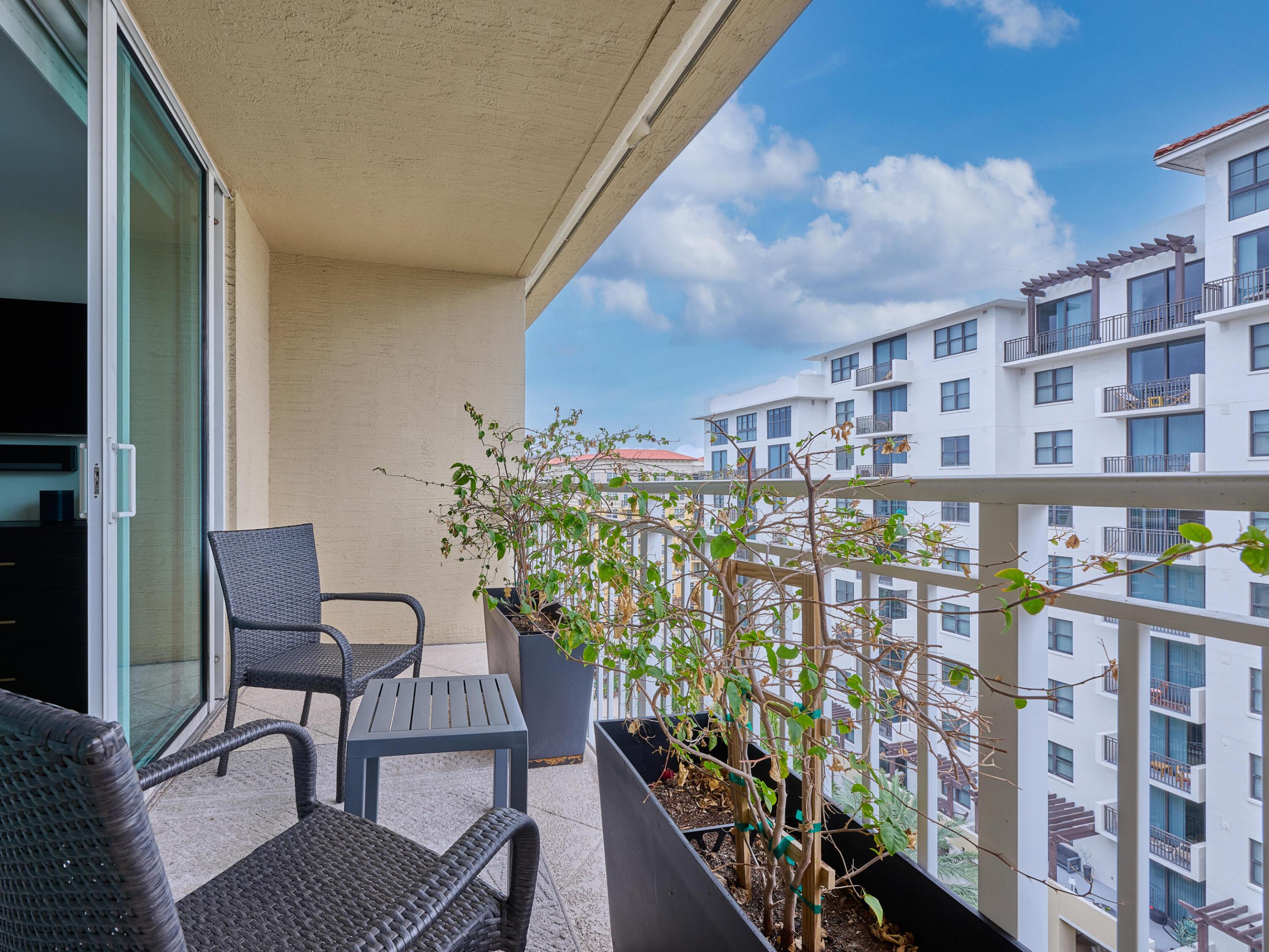 99 SE Mizner Boulevard Ph 35