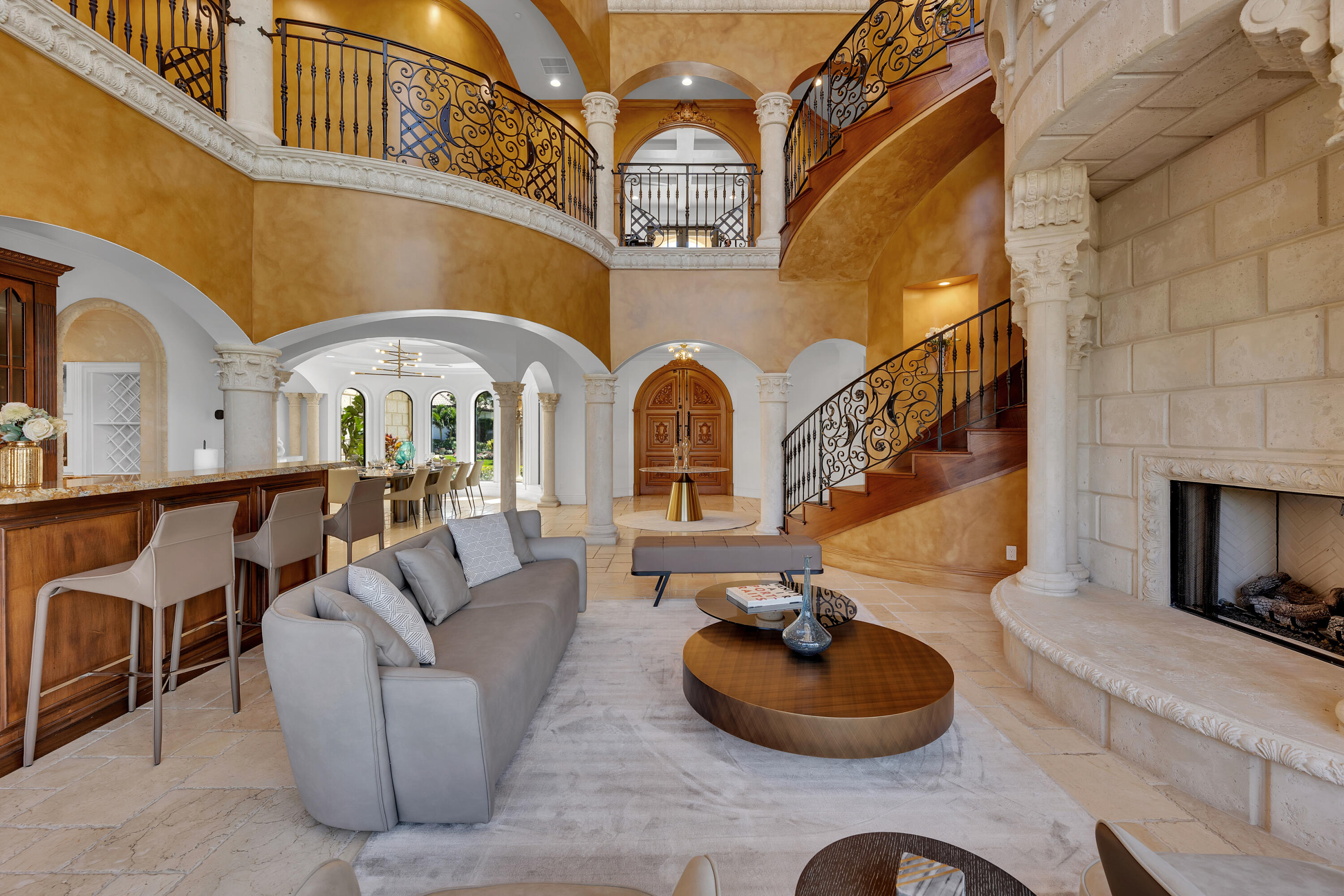 1011 Rhodes Villa Avenue