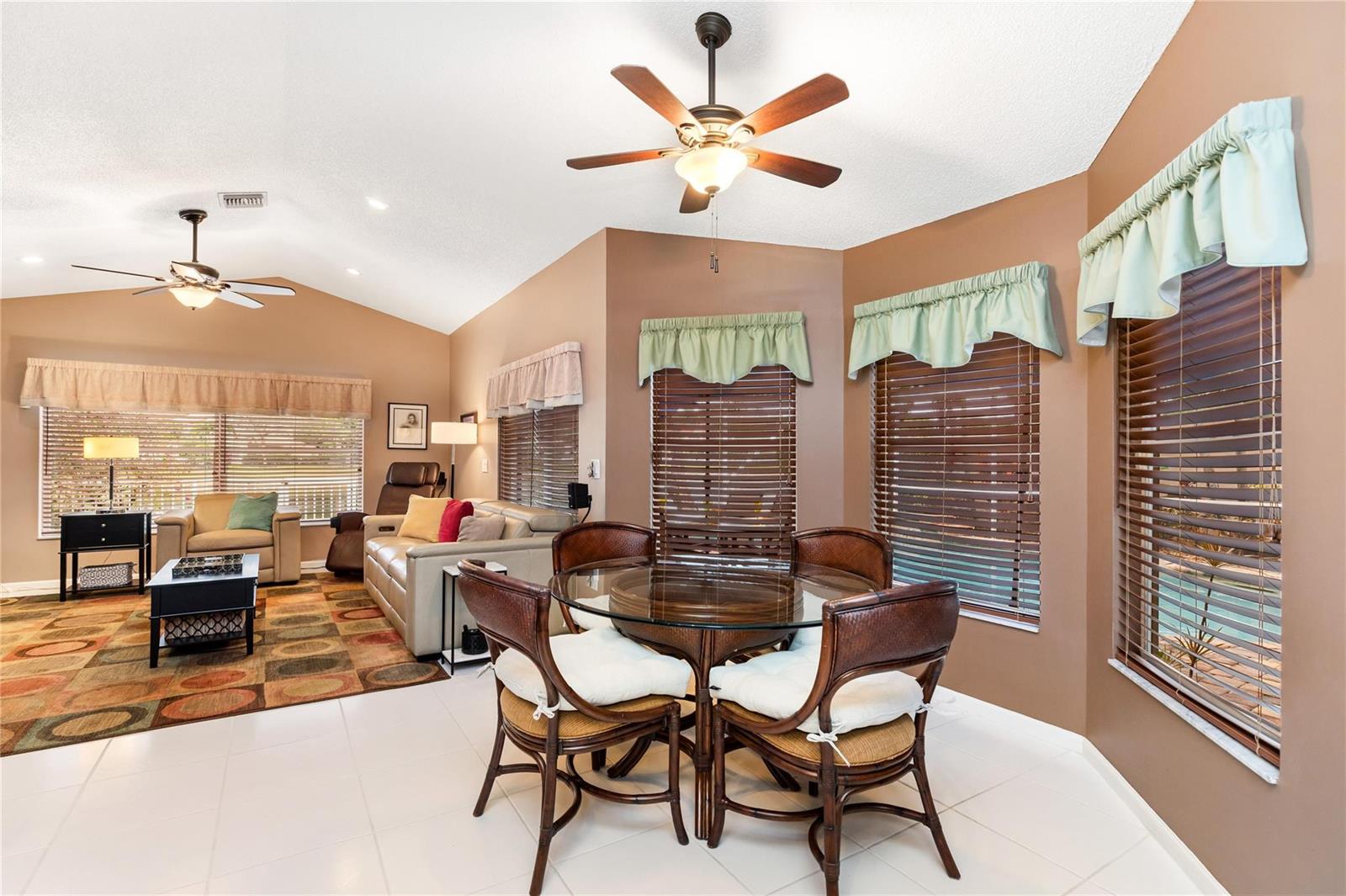 6660 NW 75th Place