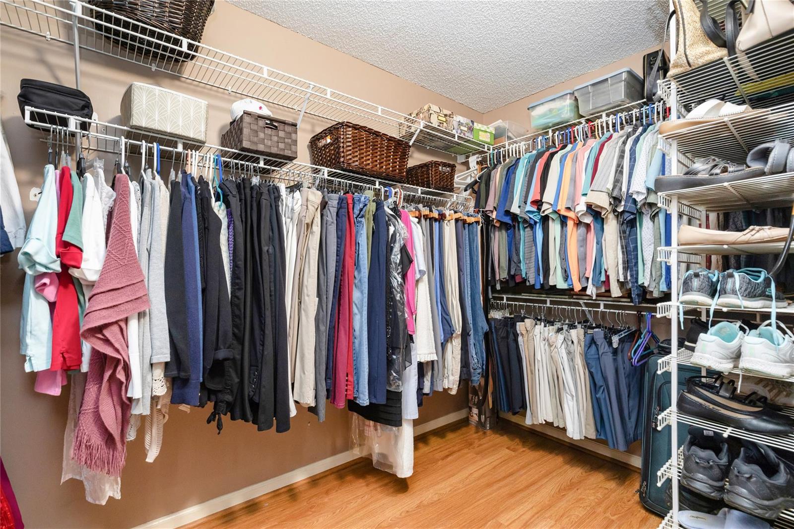 6660 NW 75th Place